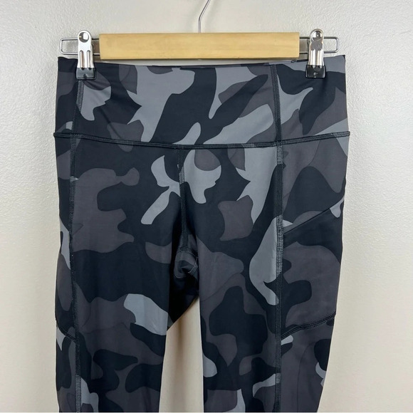 Athleta Camo Contender 7/8 Tight Leggings Size XS Workout Running Athletic Gray - Picture 4 of 11